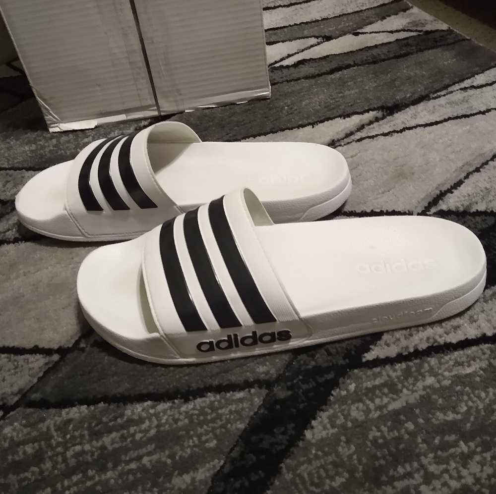 Addias signature stip slides. Almost brand new.